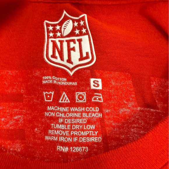 NFL Kansas City Chiefs Est 60 Red T-Shirt Women’s Small Red - Picture 3 of 7